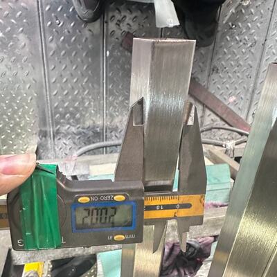 Σωλήνας από ανοξείδωτο ατσάλι 316L Τυπικό μήκος 2μ 3μ 5μ 5,85μ 6μ 12μ Χωρίς συγκόλληση για χημικές και ναυτιλιακές εφαρμογές